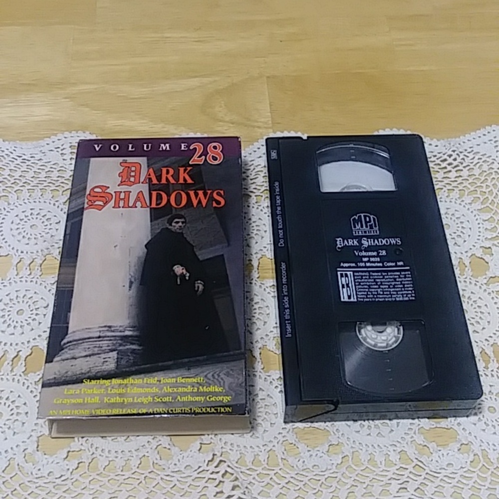 Dark Shadows Volume 28 VHS - Vampires, werewolves, horror, suspense